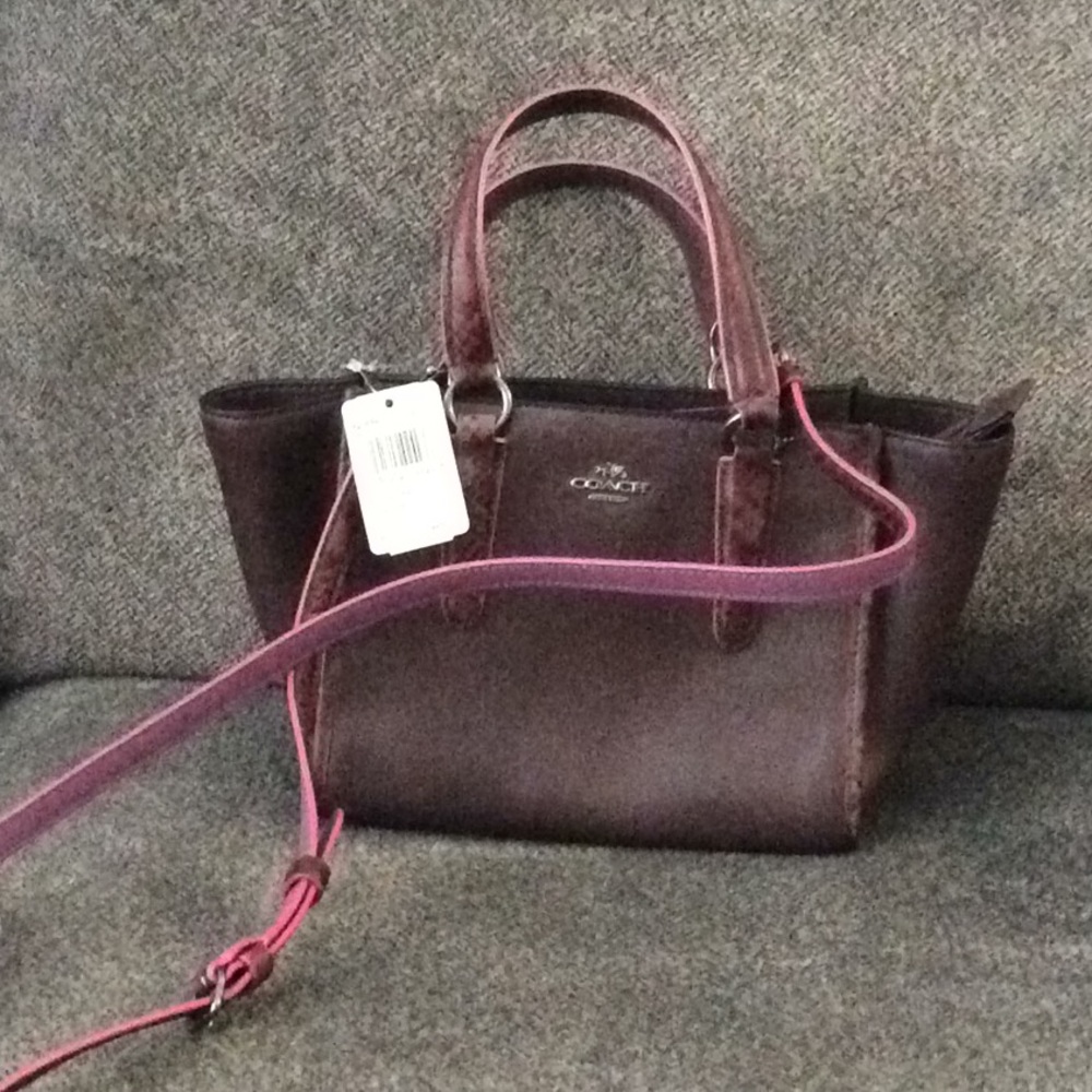 NWT, Coach  Crossbody/Handbag!.burgundy/pink trim